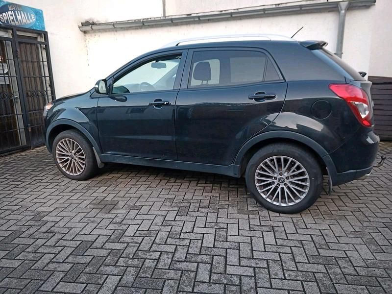 Gebraucht Ssangyong (KGM) Korando 175 PS (128 kW) 2013 Schwarz SUV