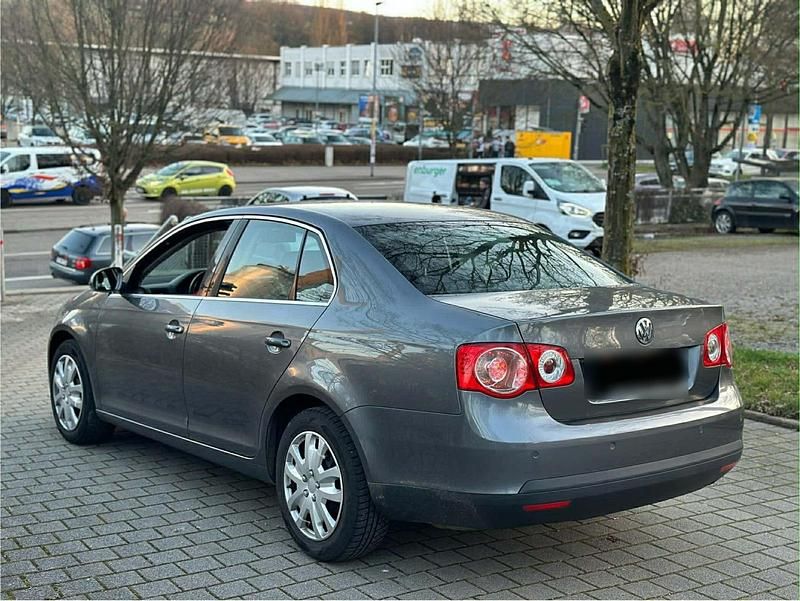 Gebraucht VW Jetta 105 PS (77 kW) 2006 Limousine