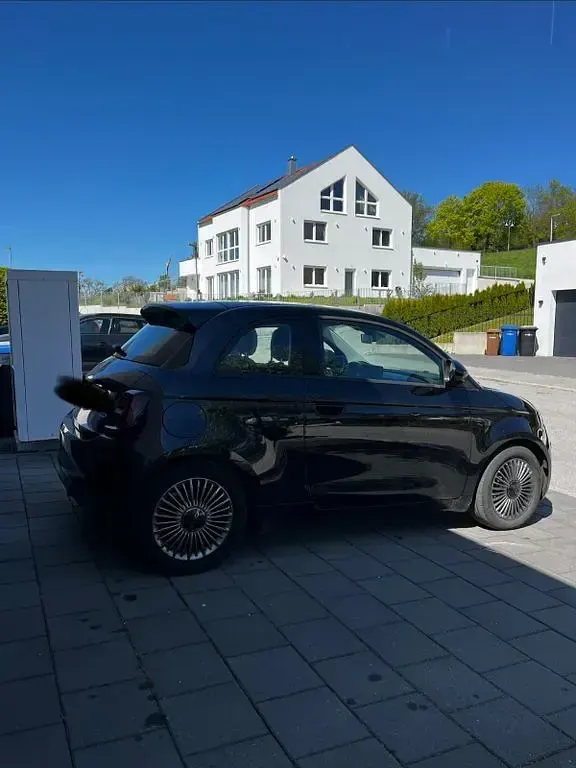 Gebraucht Fiat 500e Icon 86 kW (118 PS) 2022 Schwarz Kleinwagen