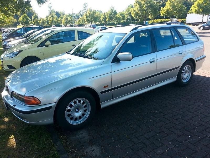 Gebraucht BMW 523 170 PS (125 kW) 2000 Silber Kombi