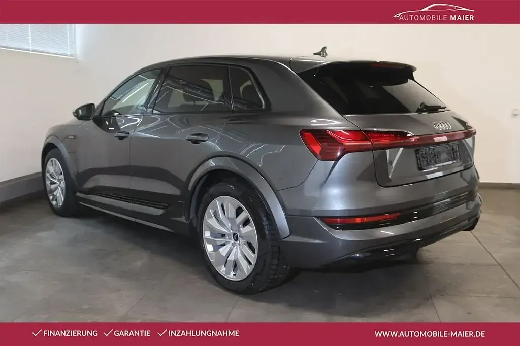 Usata Audi e-tron Sport 369 kW (503 CV) 2022 Grigio SUV
