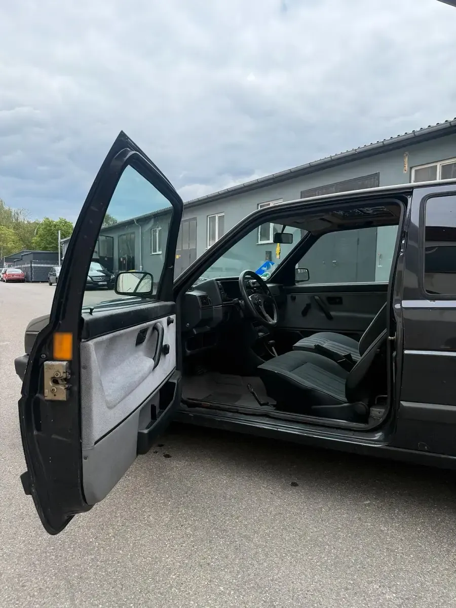 Gebraucht VW Golf II 90 PS (66 kW) 1991 Schwarz Kleinwagen