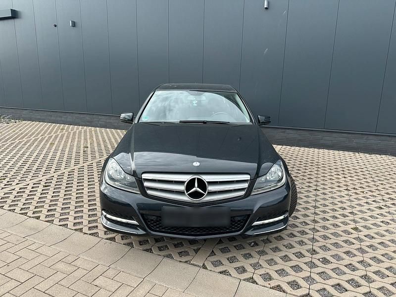 Gebraucht Mercedes C180 152 PS (111 kW) 2012 Limousine