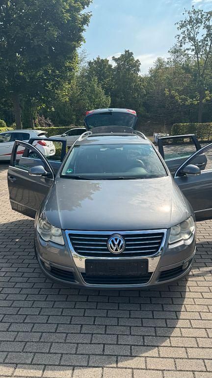Grau Gebraucht 2008 VW Passat Highline Kombi | 2.900 € - Bild 1/4