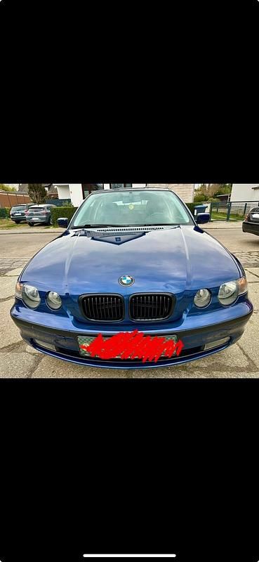 Blau Gebraucht 2004 BMW 318 Compact Kleinwagen | 3.200 € (Fairer Preis) - Bild 1/4