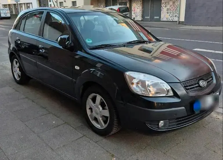 Gebraucht Kia Rio 112 PS (82 kW) 2006 Schwarz Limousine
