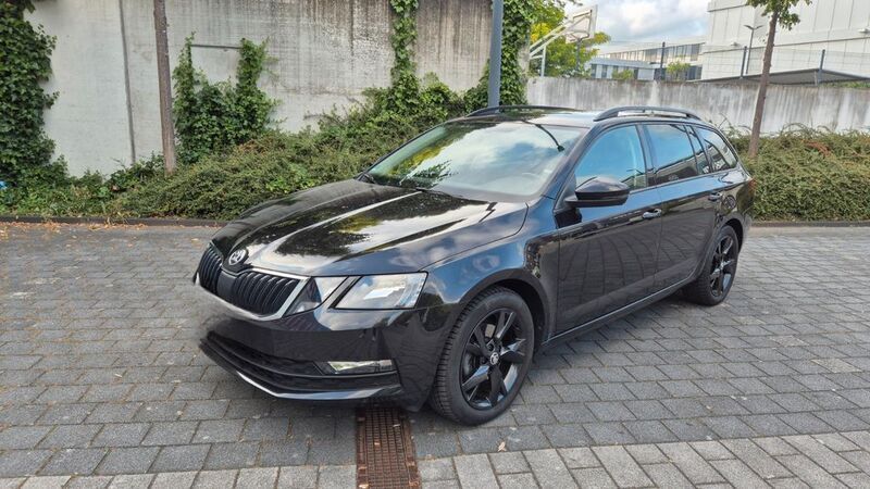 Schwarz Gebraucht 2020 Skoda Octavia Ambition Kombi | 15.999 € (Superpreis) - Bild 1/4
