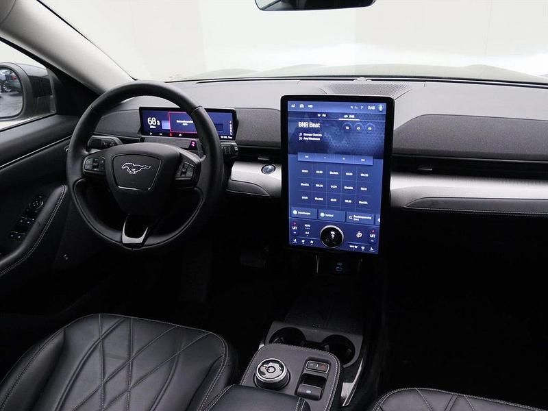 Gebraucht Ford Mustang Mach-E 197 kW (269 PS) 2021 Schwarz SUV