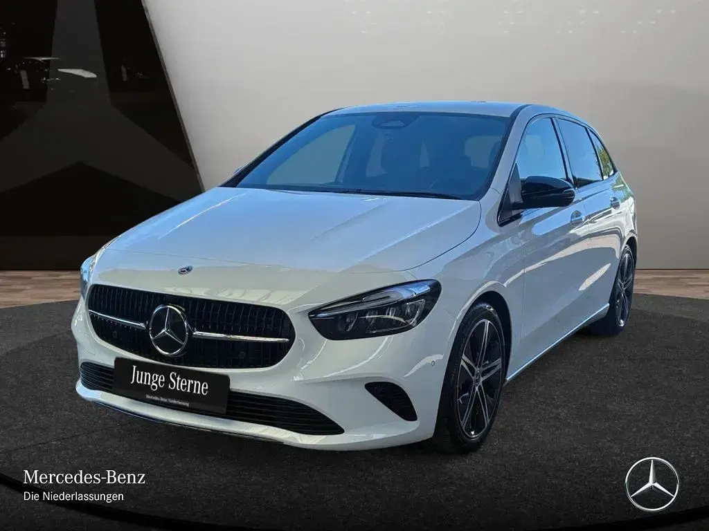 Gebraucht Mercedes B200 Advanced Plus 163 PS (119 kW) 2025 Weiß Van / Kleinbus