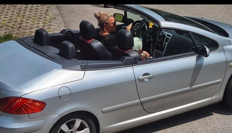 Silber Gebraucht 2006 Peugeot 307 CC Cabrio | 2.000 € (Guter Preis) - Bild 1/4