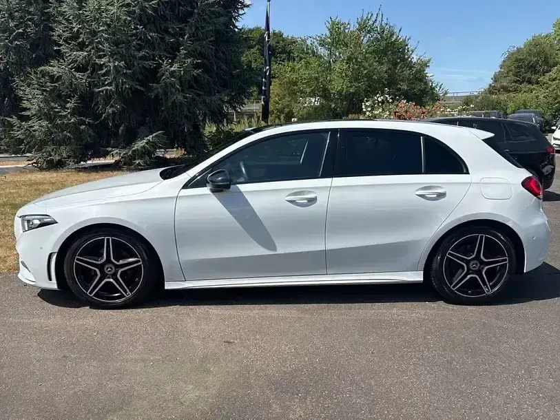 Gebraucht Mercedes A200 AMG line 163 PS (119 kW) 2019 Weiß Limousine