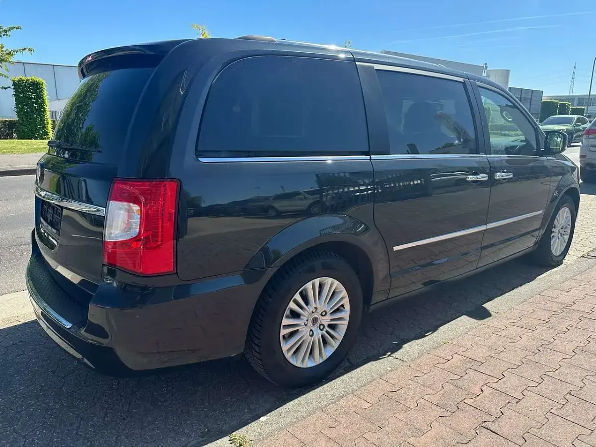 Gebraucht Lancia Voyager Platinum 163 PS (119 kW) 2012 Other Van / Kleinbus
