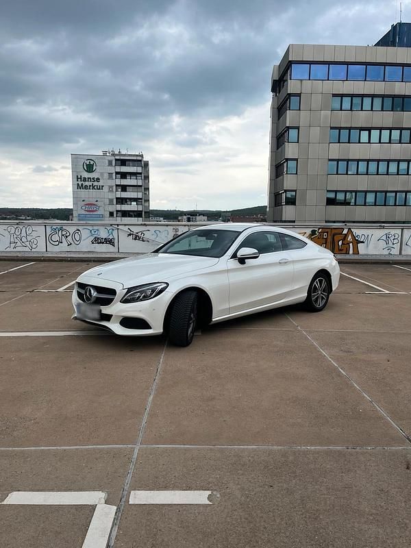 Gebraucht Mercedes C250 211 PS (155 kW) 2017 Weiß Coupé