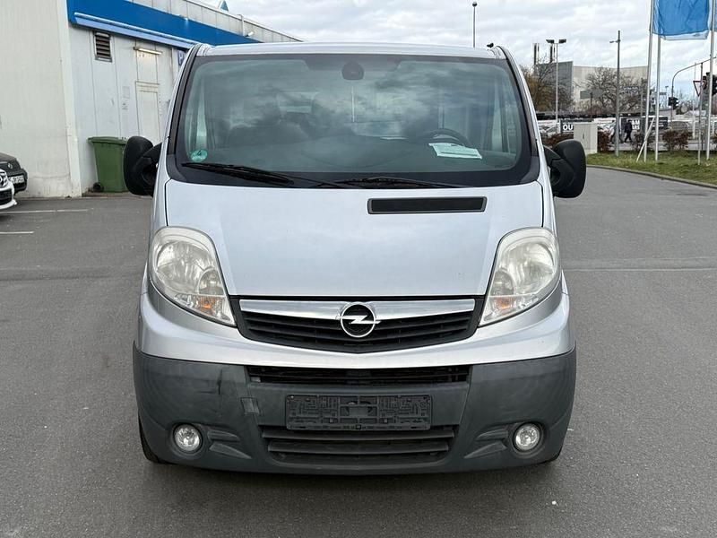 Gebraucht Opel Vivaro 114 PS (83 kW) 2012 Silber Van / Kleinbus