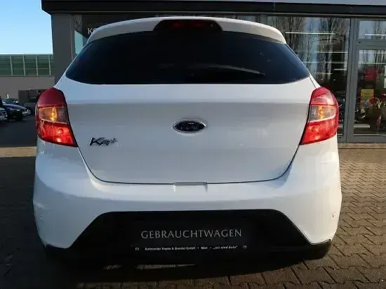 Gebraucht Ford Ka Plus Cool & Sound Edition 86 PS (63 kW) 2017 Weiß Kleinwagen