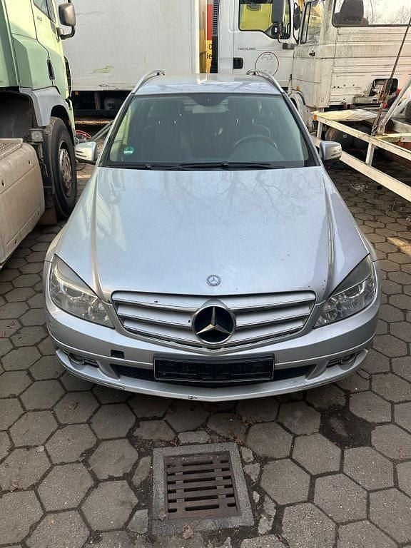 Gebraucht Mercedes C200 136 PS (100 kW) 2010 Silber Limousine