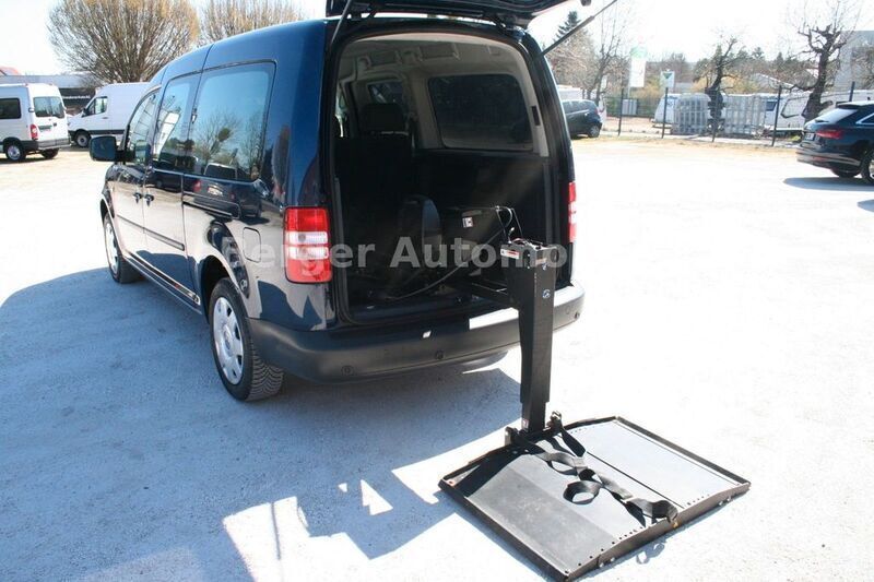 Blau Gebraucht 2012 VW Caddy Maxi Van / Kleinbus | 14.995 € - Bild 1/4