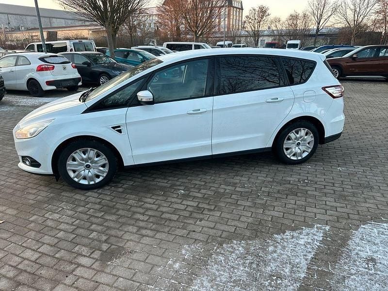 Gebraucht Ford S-MAX Trend 120 PS (88 kW) 2017 Weiß Van / Kleinbus