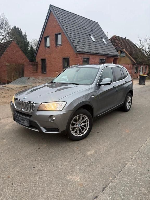 Grau Gebraucht 2011 BMW X3 Sport Line SUV | 9.800 € (Fairer Preis) - Bild 1/4