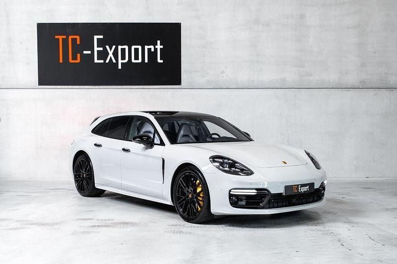 Grau Gebraucht 2021 Porsche Panamera Turbo S Sport Turismo Limousine | 127.595 € (Etwas zu teuer) - Bild 1/4