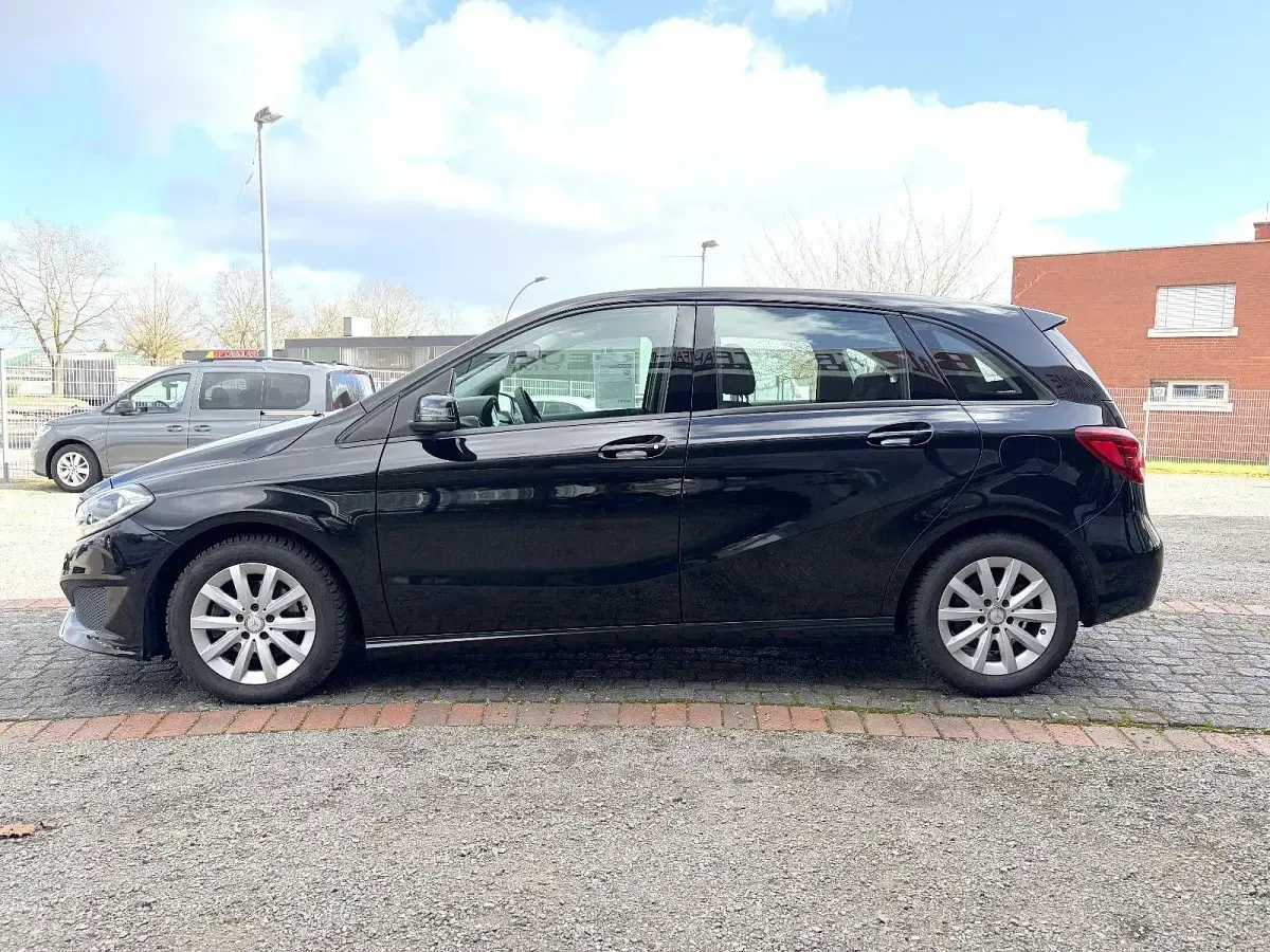 Gebraucht Mercedes B200 136 PS (100 kW) 2015 Schwarz Kleinwagen