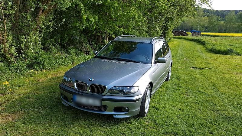 Grau Gebraucht 2025 BMW 320 M Sport Kombi | 6.350 € - Bild 1/4