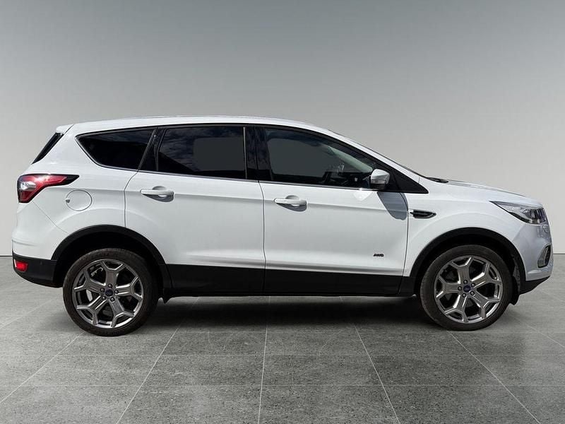 Gebraucht Ford Kuga Titanium 179 PS (131 kW) 2019 Weiß SUV