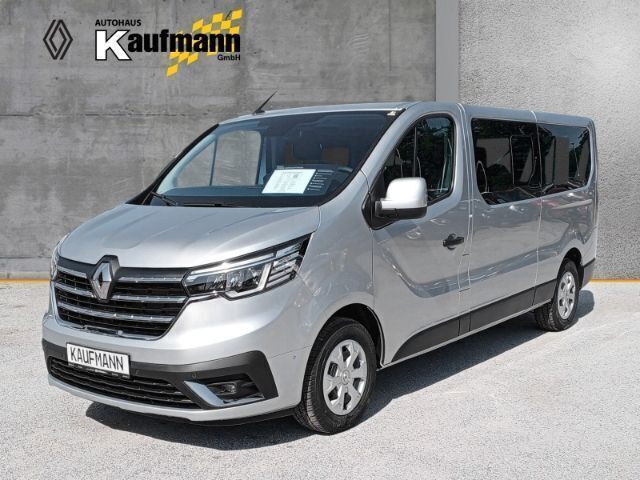 Gebraucht Renault Trafic Life 150 PS (110 kW) 2024 Silber Van / Kleinbus