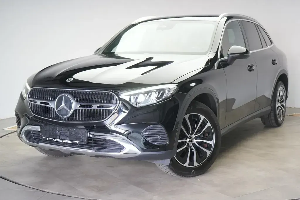 Gebraucht Mercedes GLC200 Advanced 204 PS (150 kW) 2023 Schwarz SUV