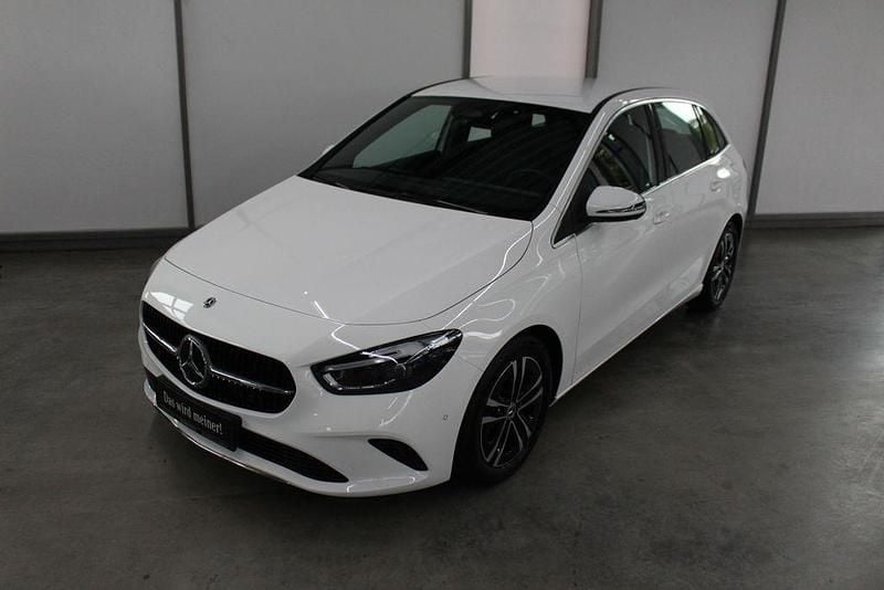 Weiß , polarweiß Gebraucht 2024 Mercedes B220 Progressive Van / Kleinbus | 37.590 € (Fairer Preis) - Bild 1/4