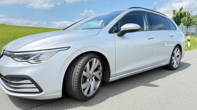 Silber Gebraucht 2021 VW Golf VIII Kombi | 19.200 € (Guter Preis) - Bild 1/4