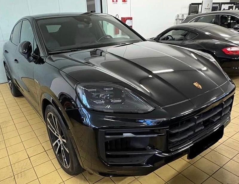 Gebraucht Porsche Cayenne 470 PS (345 kW) 2023 Schwarz SUV