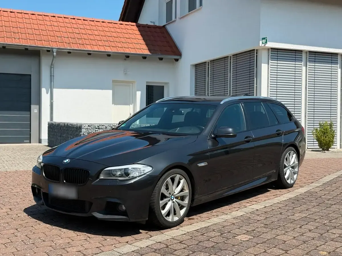 Gebraucht BMW 535 M Sport 299 PS (219 kW) 2011 Grau Kombi