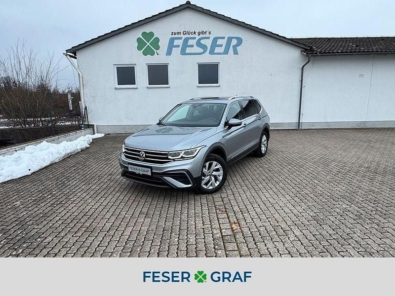 Gebraucht VW Tiguan Allspace Life 150 PS (110 kW) 2023 Pyritsilber metallic SUV