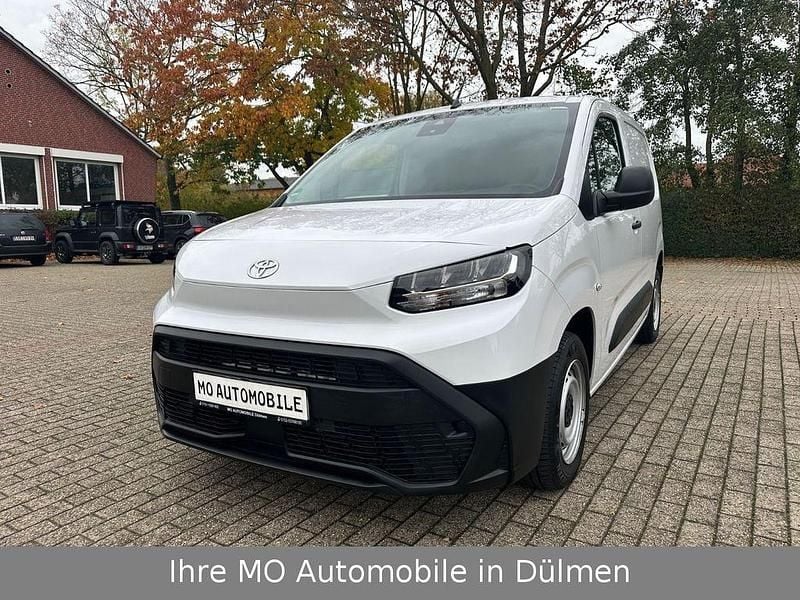 Weiß Gebraucht 2025 Toyota Proace City City Van / Kleinbus | 18.750 € (Superpreis) - Bild 1/4