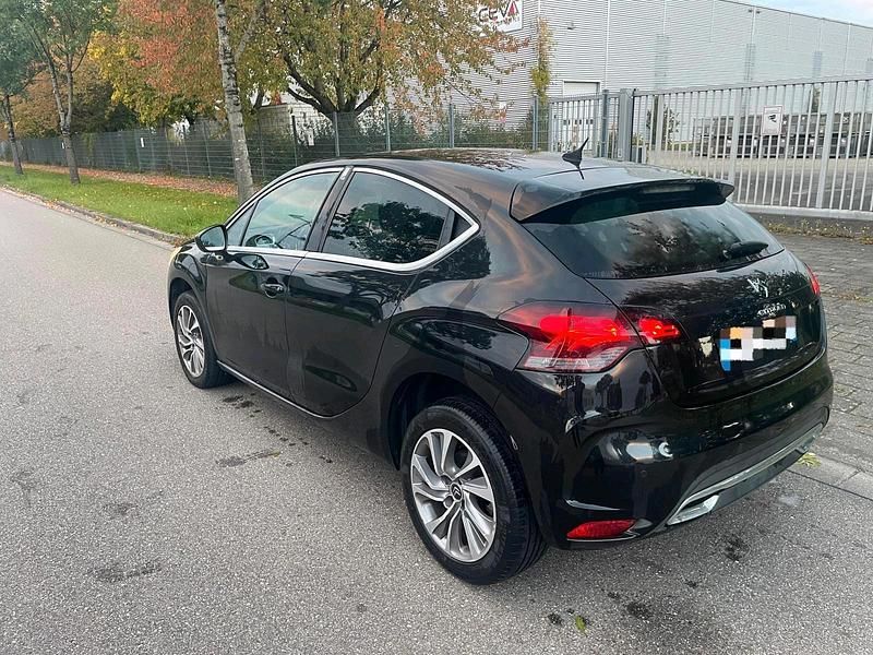 Gebraucht Citroën DS4 Chic 156 PS (114 kW) 2011 Schwarz Kleinwagen