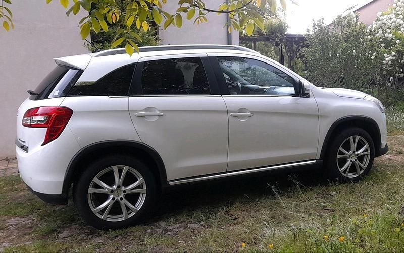 Weiß Gebraucht 2014 Citroën C4 Aircross SUV | 5.999 € (Superpreis) - Bild 1/4