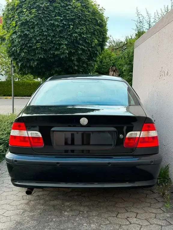 Gebraucht BMW 316 116 PS (85 kW) 2003 Schwarz Limousine