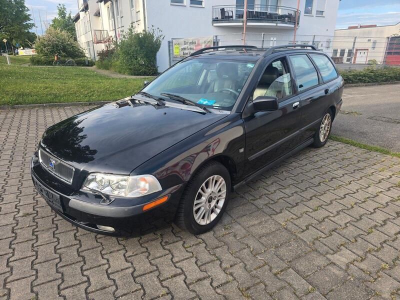 Schwarz Gebraucht 2001 Volvo V40 Kombi | 3.299 € (Teuer) - Bild 1/4