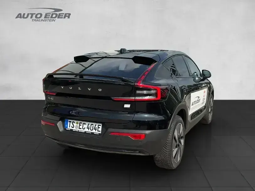 Używany Volvo EC40 Plus 185 kW (252 KM) 2024 Czarny SUV