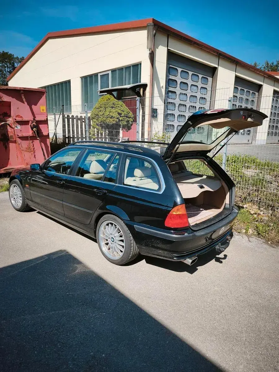 Gebraucht BMW 320 170 PS (125 kW) 2001 Schwarz Kombi