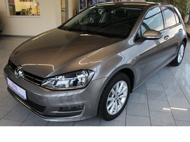 Grau metallic Gebraucht 2015 VW Golf VII LOUNGE Limousine | 13.555 € (Fairer Preis) - Bild 1/4