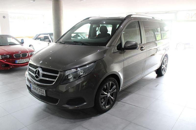 Indiumgrau Gebraucht 2016 Mercedes V250 Sport Van / Kleinbus | 29.990 € (Fairer Preis) - Bild 1/4