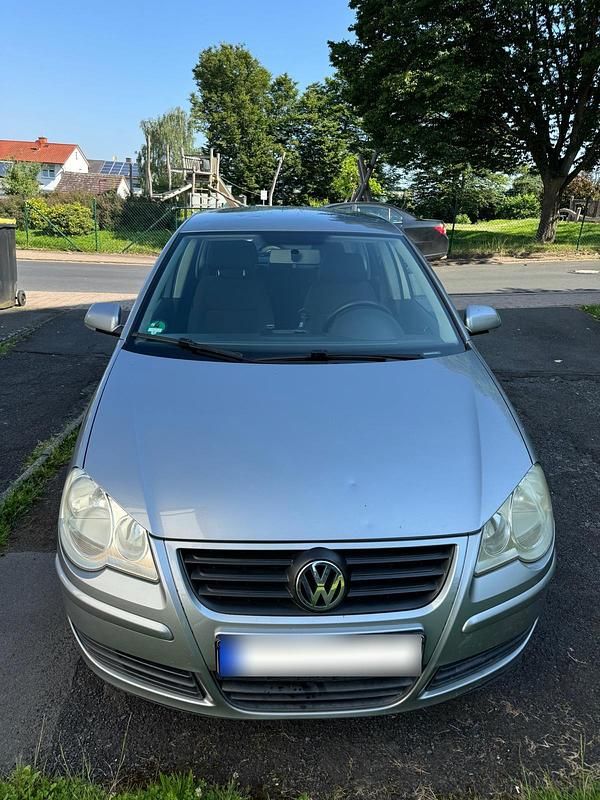 Gebraucht VW Polo 64 PS (47 kW) 2006 Silber Kleinwagen