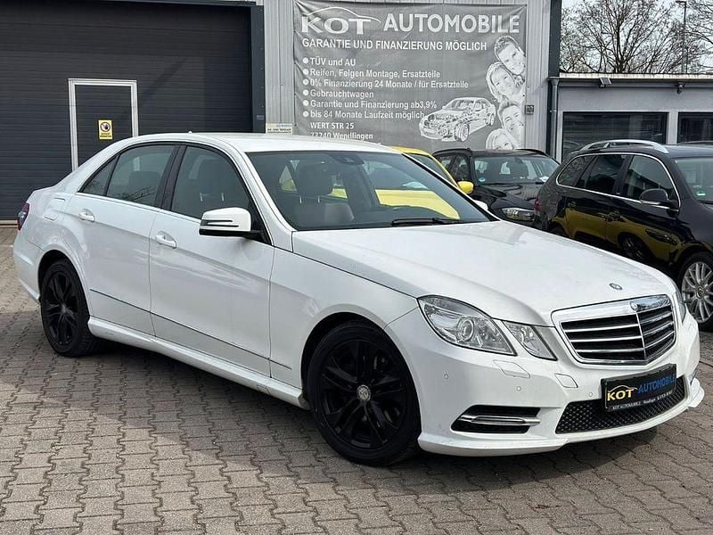 Gebraucht Mercedes E250 Avantgarde 204 PS (150 kW) 2012 Weiß Limousine