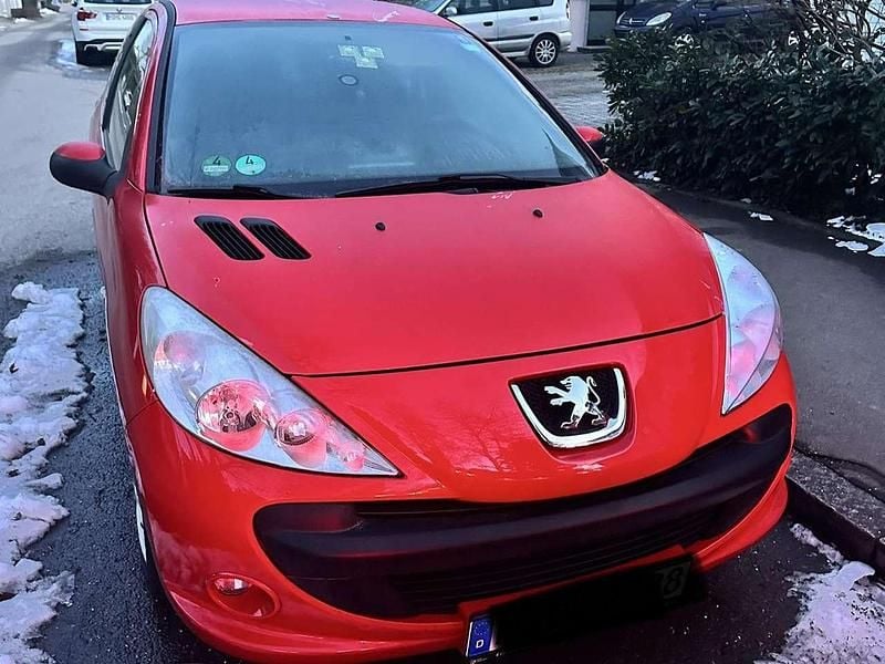 Gebraucht Peugeot 206 68 PS (50 kW) 2011 Rot Limousine