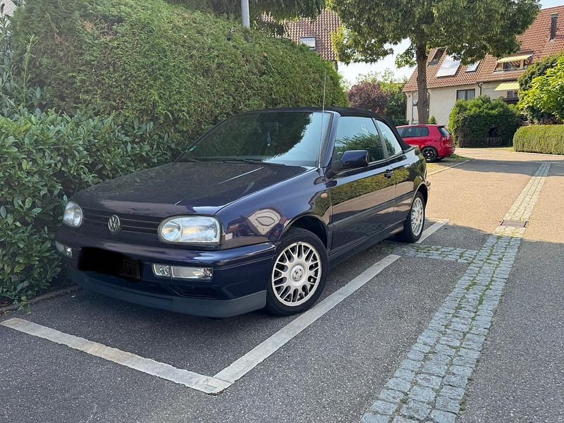Blau Gebraucht 1995 VW Golf Cabriolet Cabrio | 1.899 € - Bild 1/4