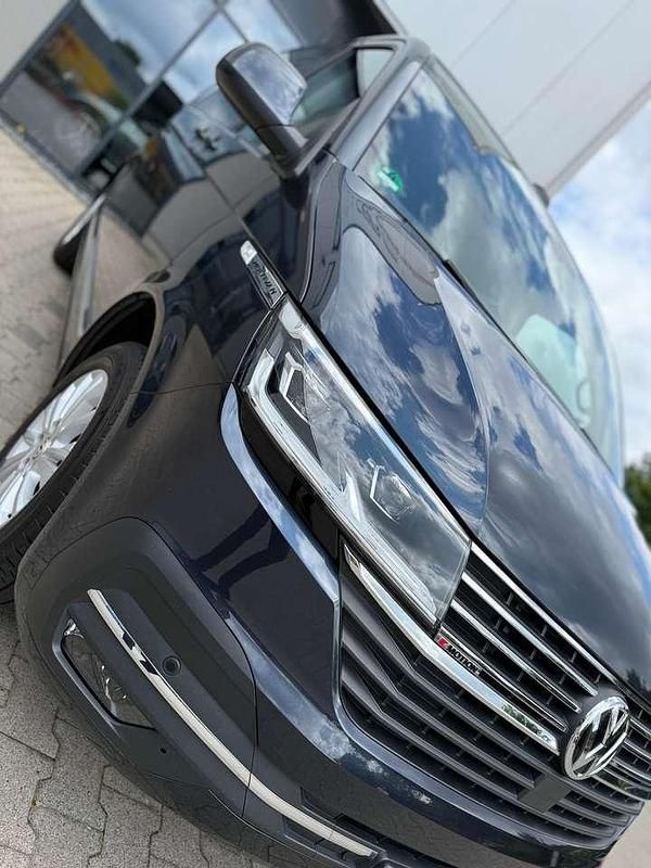 Gebraucht VW Multivan Generation Six 204 PS (150 kW) 2021 Starlight blue Van / Kleinbus