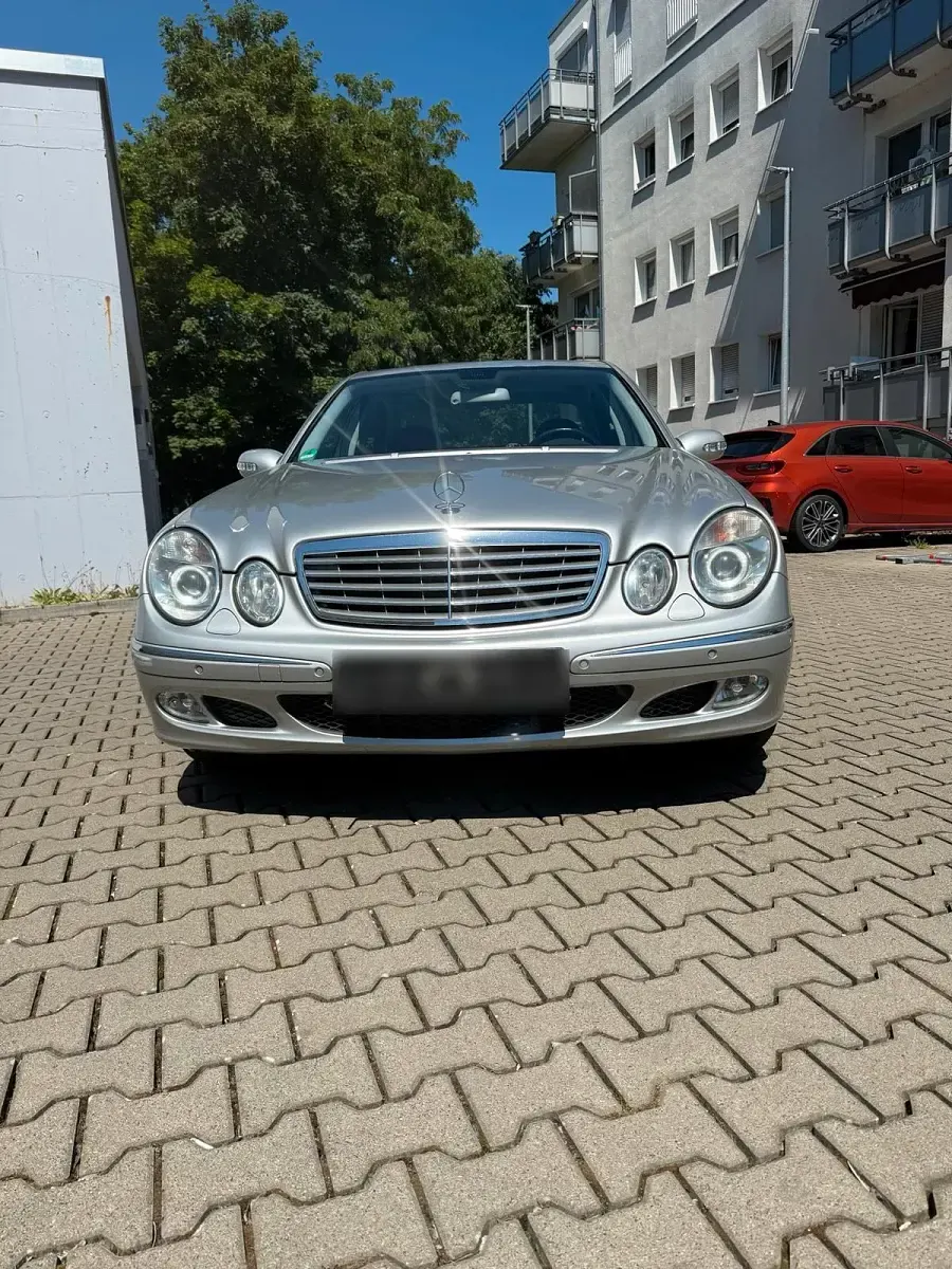 Gebraucht Mercedes E320 224 PS (164 kW) 2003 Silber Limousine
