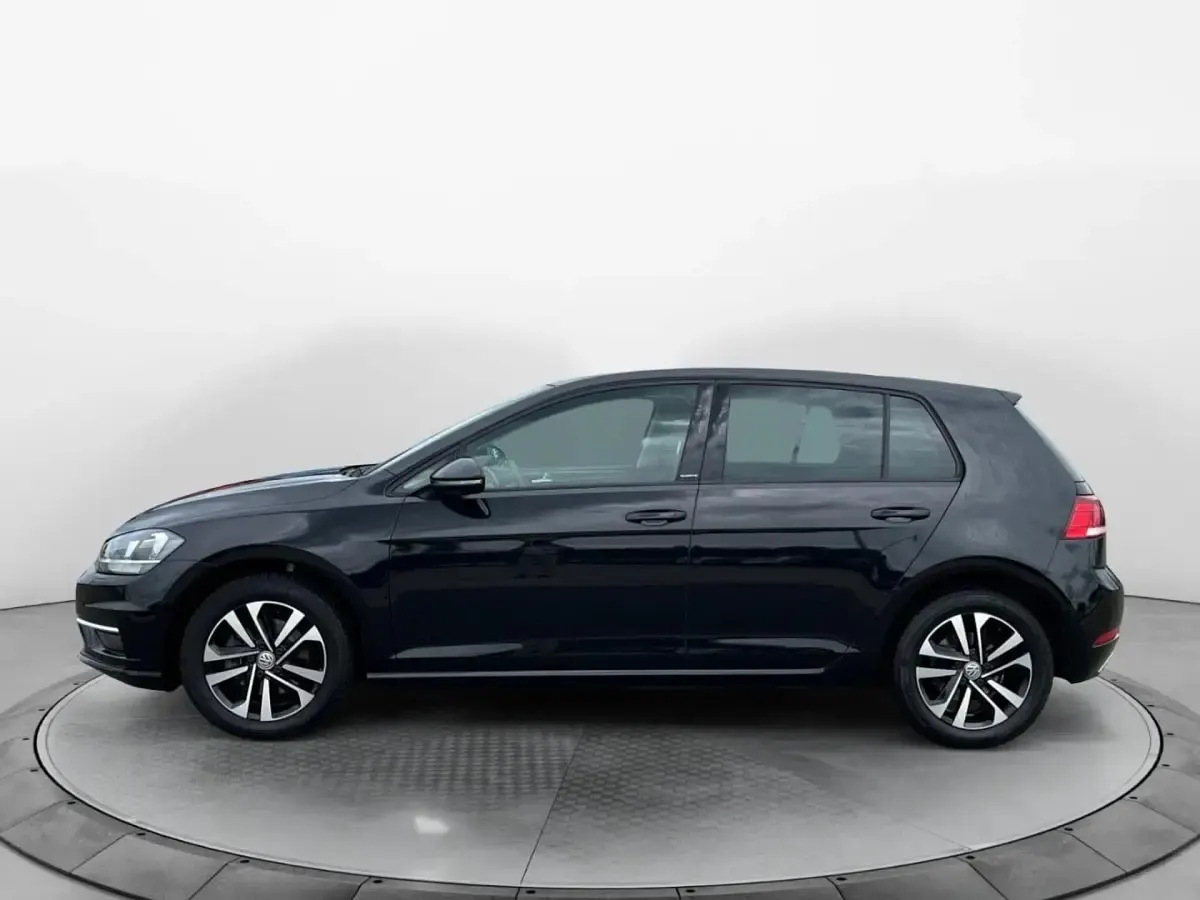 Gebraucht VW Golf VII IQ Drive 150 PS (110 kW) 2019 Deep black perleffekt Limousine